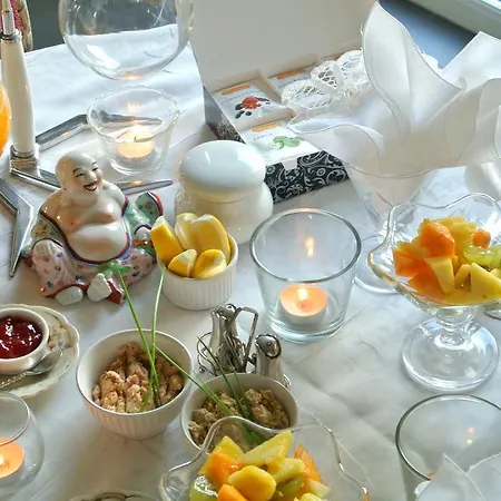 Azee Bed & Breakfast 4*