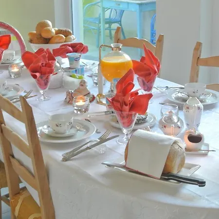 Azee Bed & Breakfast